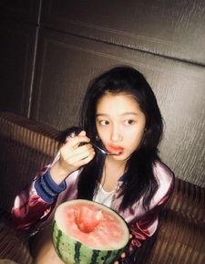 娱乐扒姨太吃瓜,揭秘娱乐圈背后的秘密与八卦